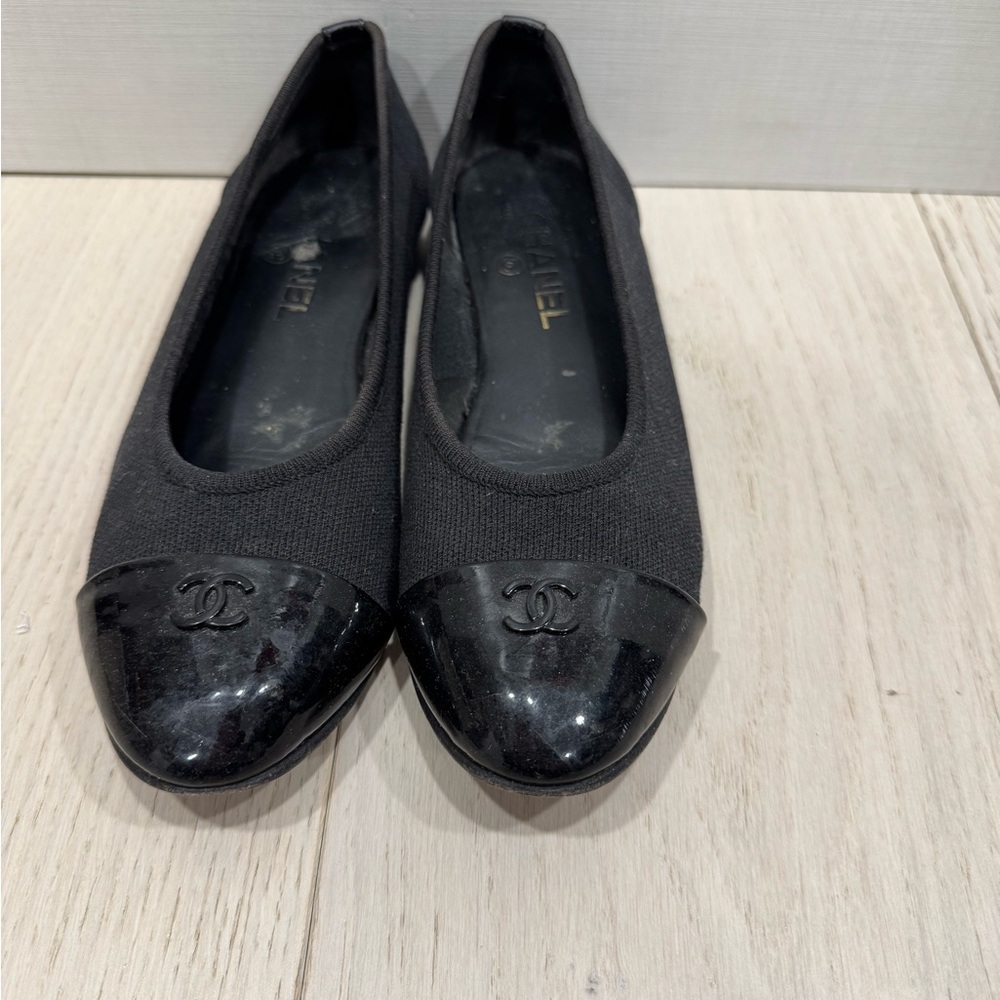 CHANEL Black Canvas and Patent Cap-Toe Ballet Flats - Picture 2 of 6